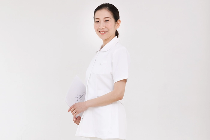 出血が落ち着くまで、数時間ベッドで安静にします。